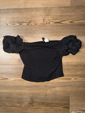 H&M Black Off-Shoulder Puff Sleeve Crop Top